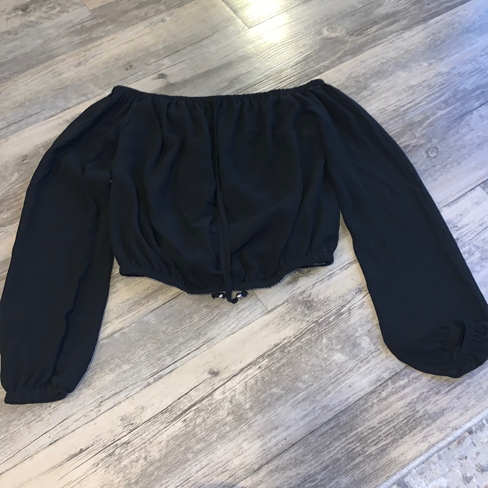 GUESS blouse / off shoulder . Stretchy